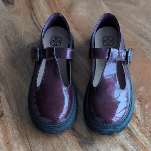 Daisy Fuentes Women's Burgundy Red Mary Jane Shoes Retro Faux Patent Leather